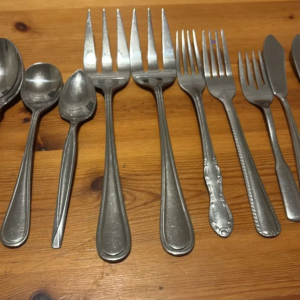 Unbranded mismatched serving